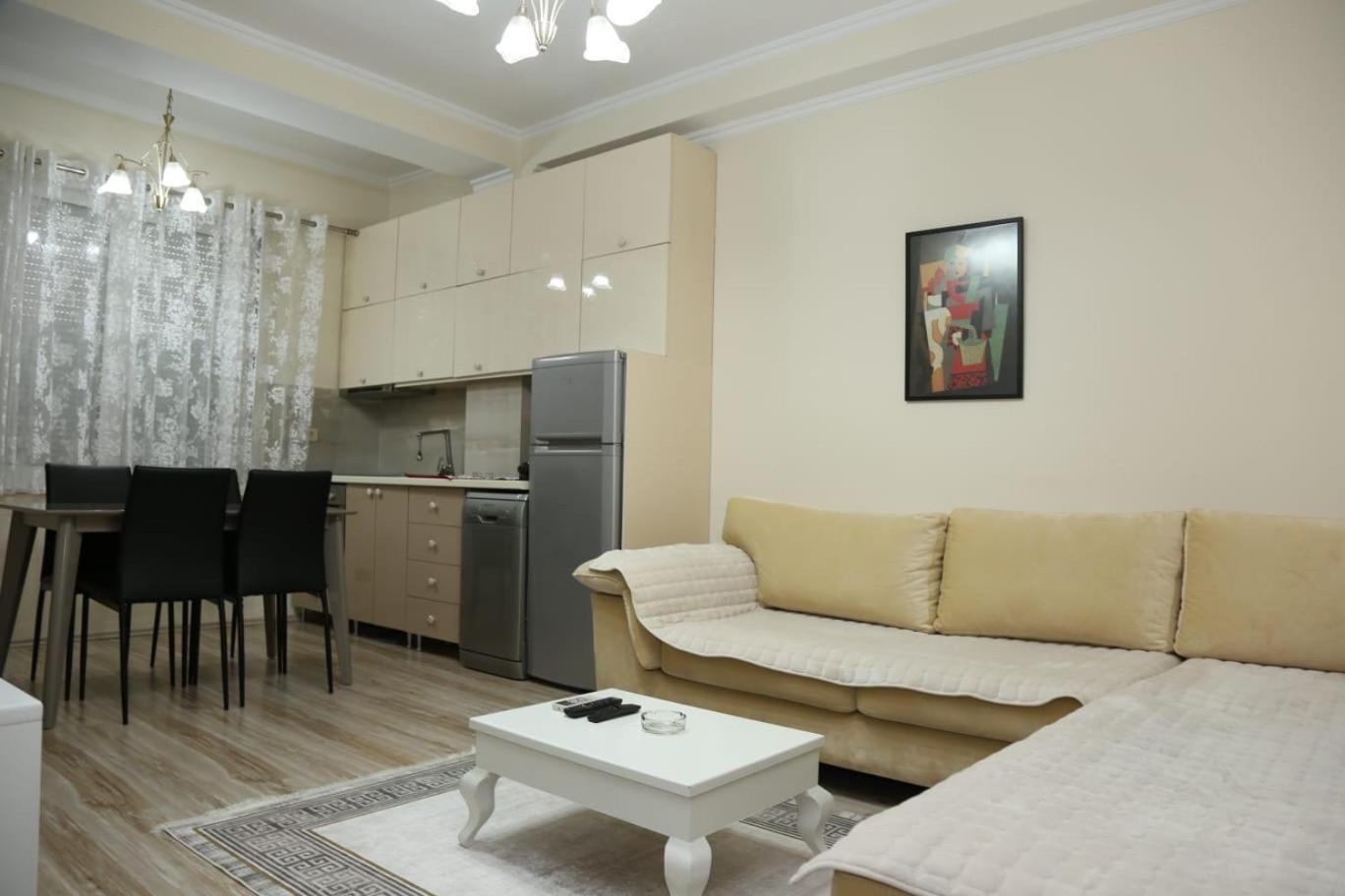 Ergi'S Host Apartment Tirana Exterior photo